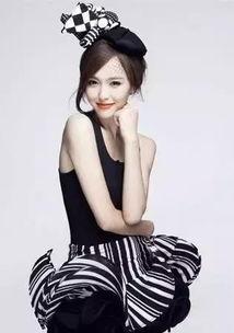 苏薇娱乐圈吃瓜系统小说,娱乐圈吃瓜系统,从幕后小透明到顶级流量女王 第3张 苏薇娱乐圈吃瓜系统小说,娱乐圈吃瓜系统,从幕后小透明到顶级流量女王 第3张