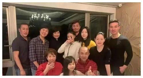 娱乐圈吃瓜爆料抖音号,抖音号“吃瓜爆料”带你探秘明星幕后故事  第2张